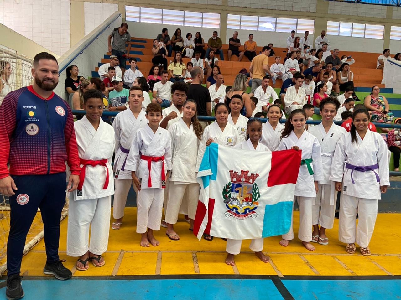 Atletas do karatê de Trabiju durante disputado do Campeonato Paulista em Franca